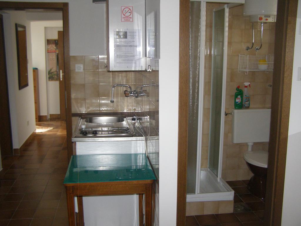 Apartments Dunoti Krk Town Habitación foto